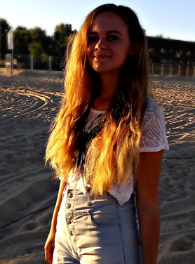  girl-in-sunset-orange-hair-jeans